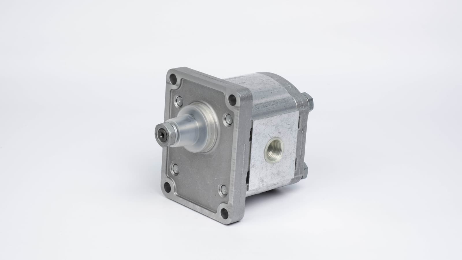 Шестеренный насос PLP20.6,3D0-82E2-LGD/GD-N-EL-FS 02004751 CASAPPA / 6,61 см3; 250 БАР; 600-4000 об/мин; фланец европейский – 2 группа (E2); вал европейский конический 1:8 (82)