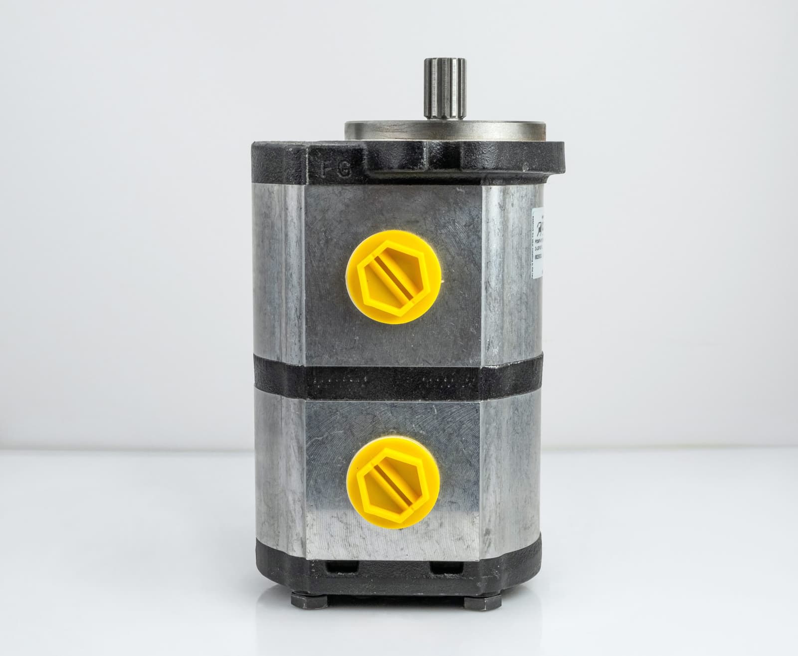 Насос шестеренный двухсекционный PLP30.34-A8U3-LGF/GF30.22-LGF/GF 6829000J CASAPPA/34,55+21,99 см3; 240 БАР; 350-3000 об/мин; фланец европейский – 3 группа (E3); вал европейский конический 1:8 (83)