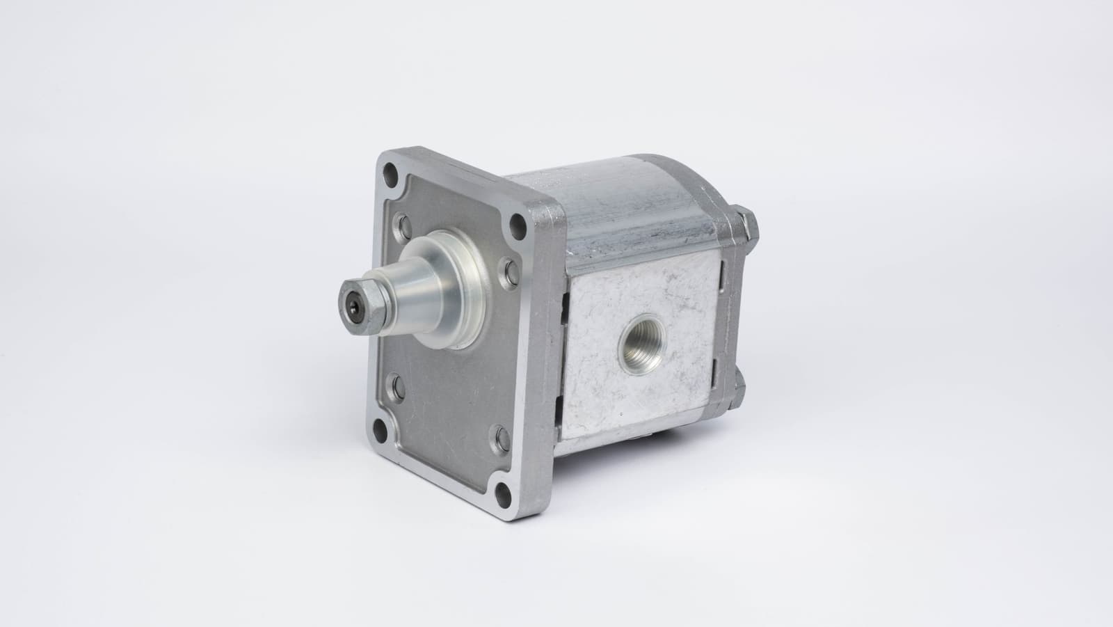 Шестеренный насос PLP20.16D0-82E2-LGE/GD-N-EL-FS 02004759 CASAPPA / 16,85 см3; 250 БАР; 500-3000 об/мин; фланец европейский – 2 группа (E2); вал европейский конический 1:8 (82)