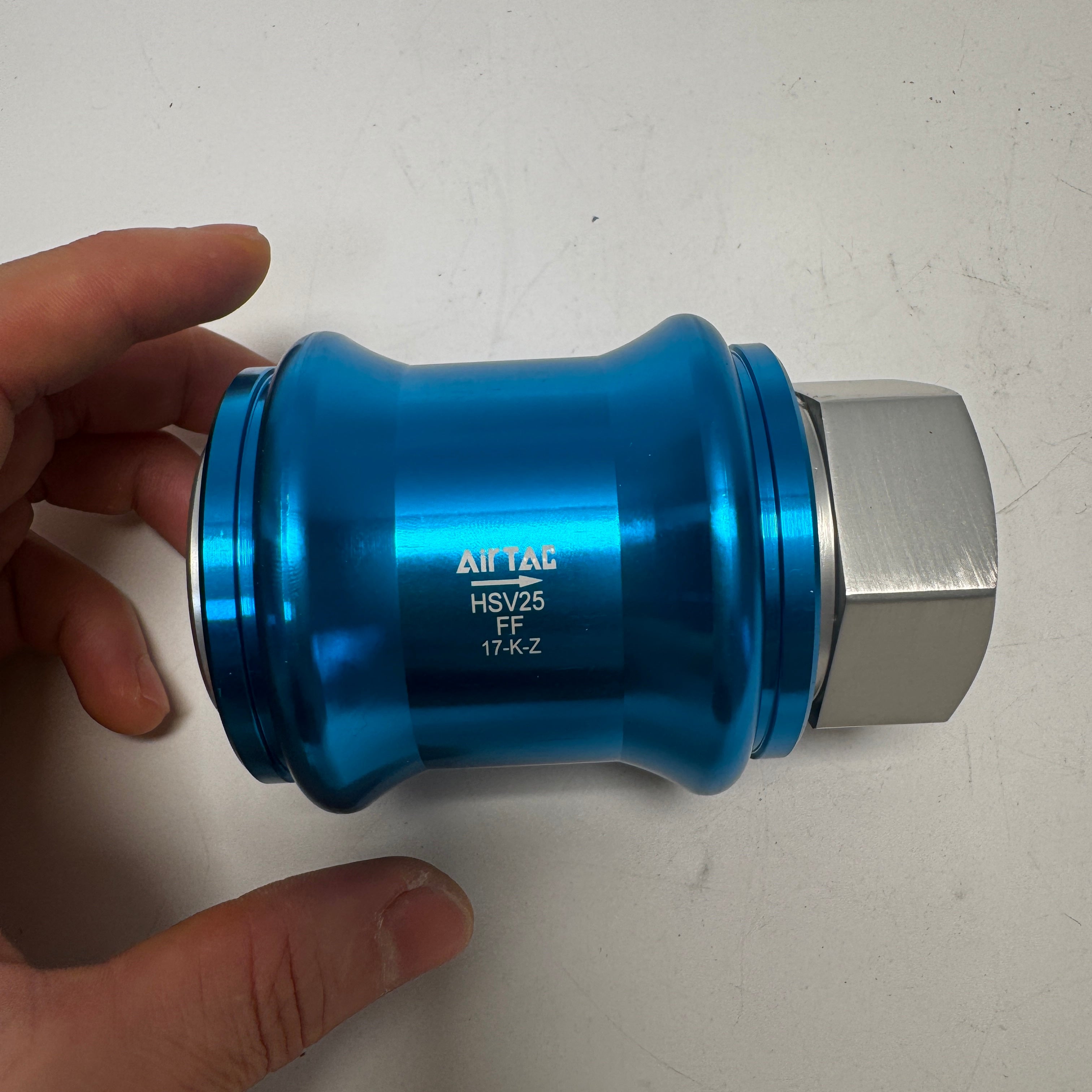 Ручной золотниковый клапан AirTAC HSV25FF
