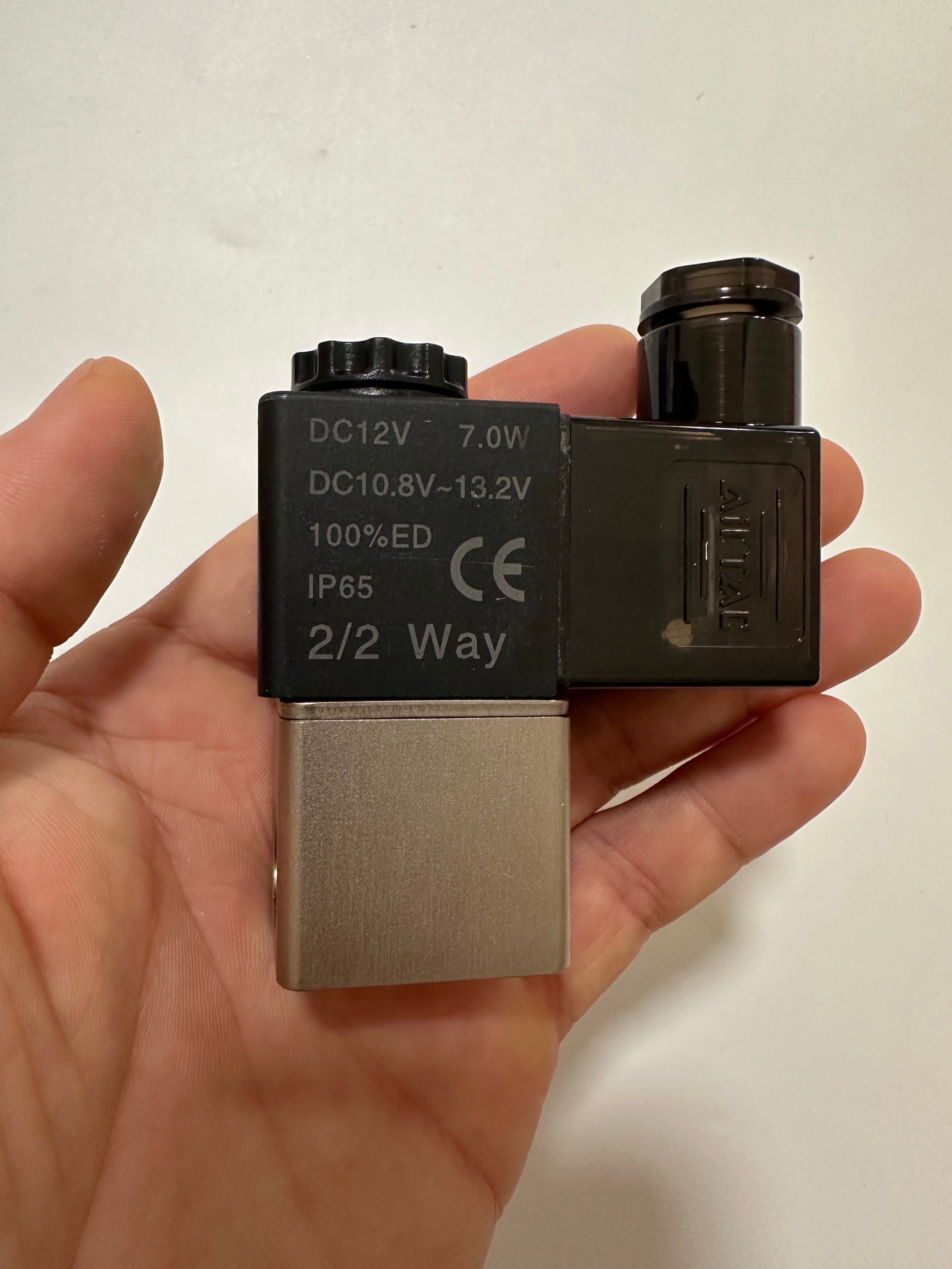 Электромагнитный клапан AirTAC 2V025-08