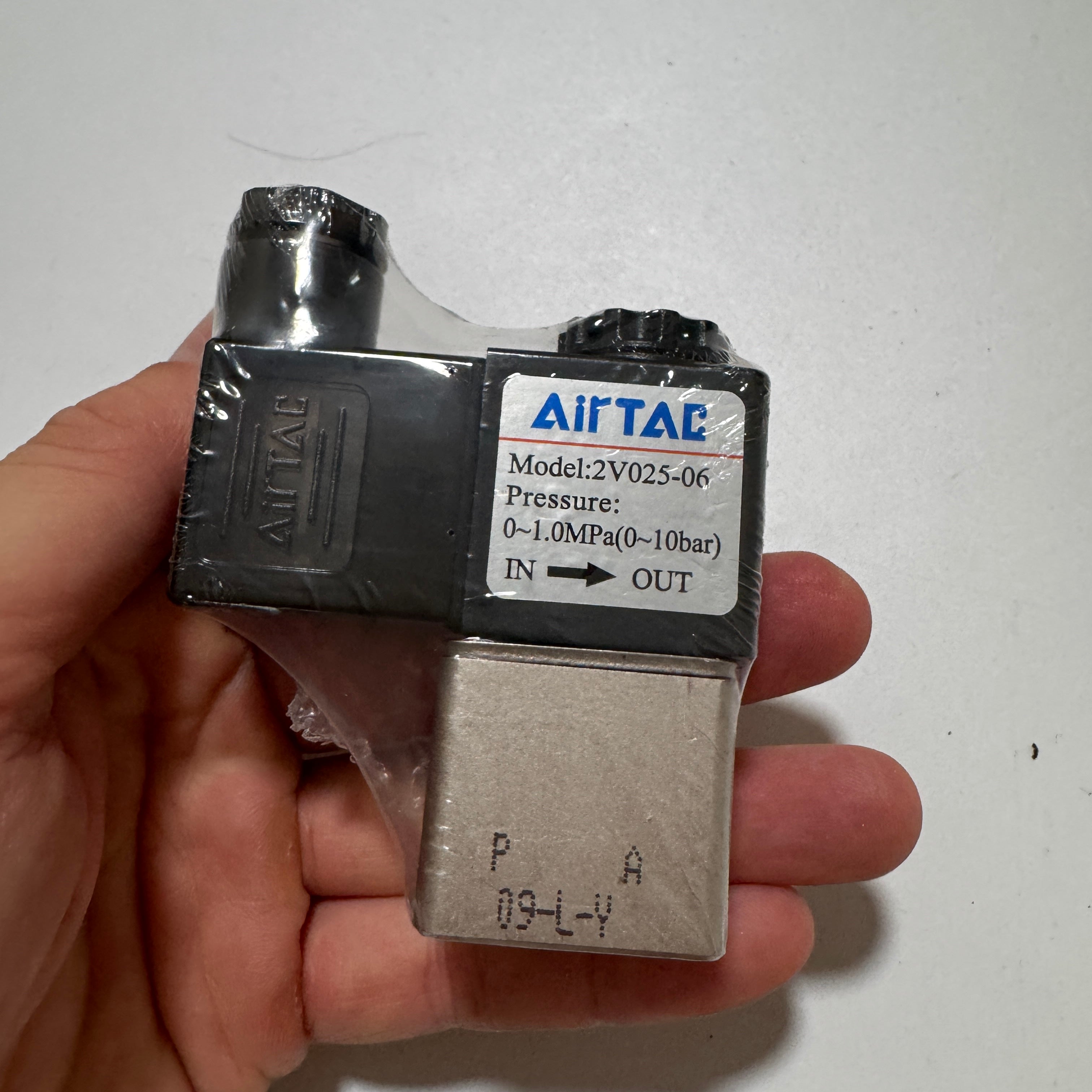 Электромагнитный клапан AirTAC 2V025-06