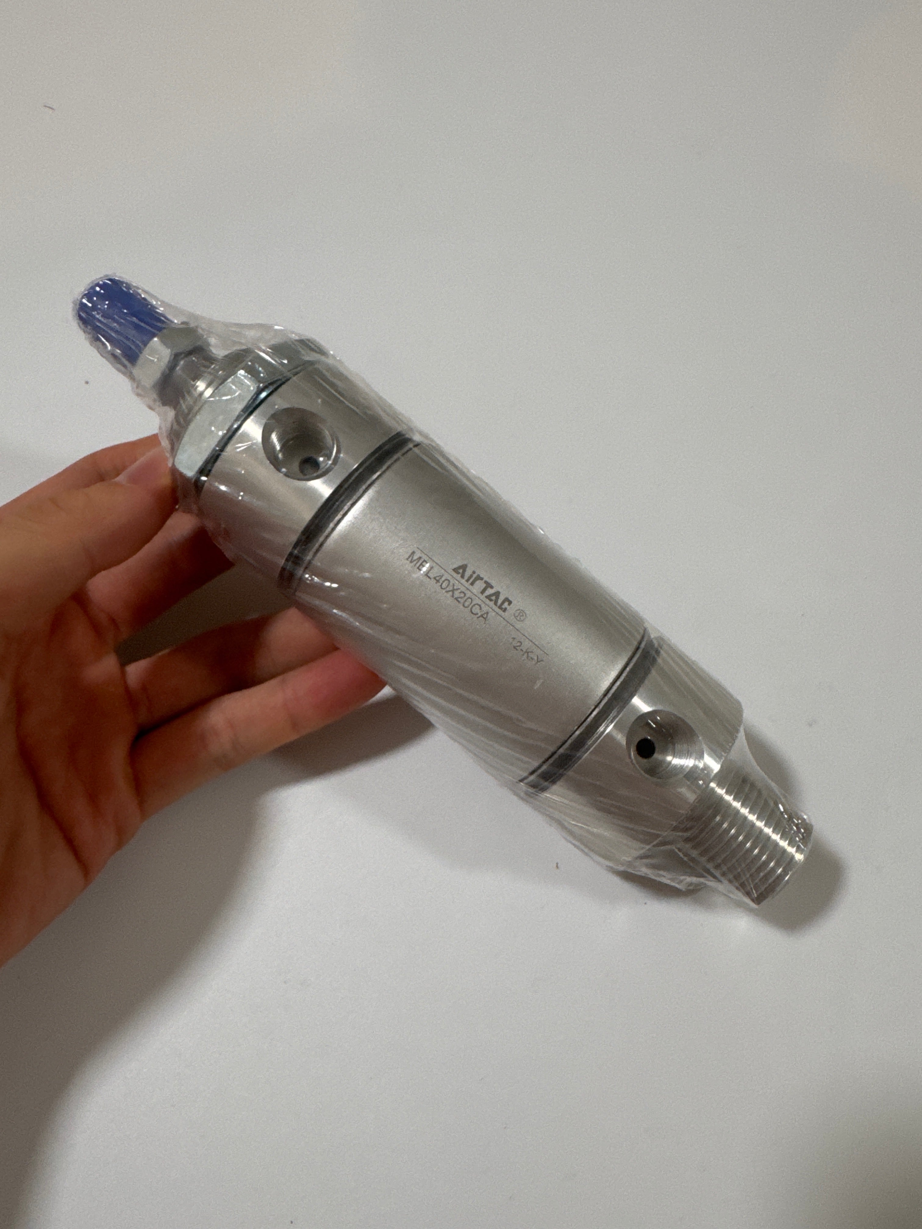 Круглый пневмоцилиндр AirTAC MBL40X20CA