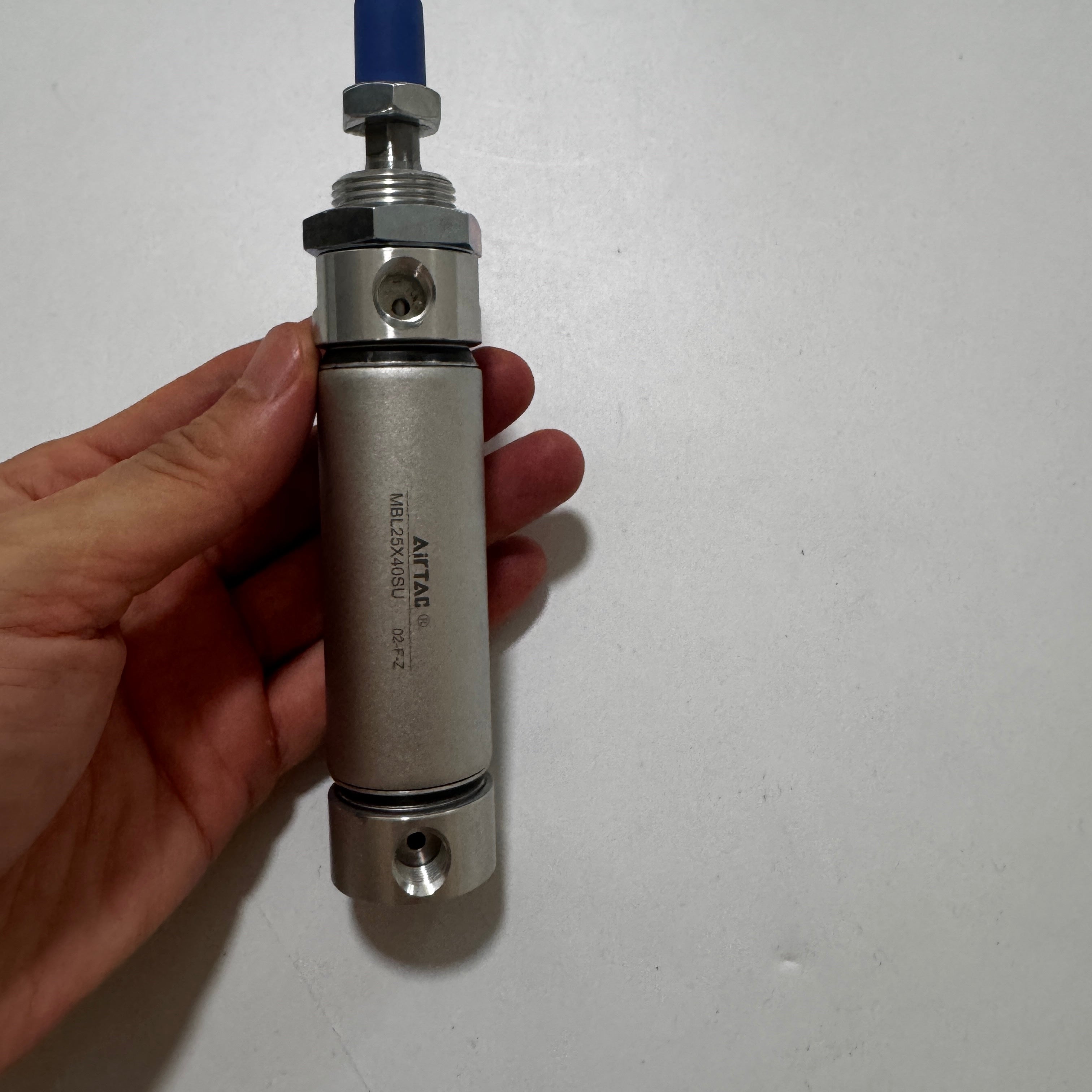 Круглый пневмоцилиндр AirTAC MBL25X40SU