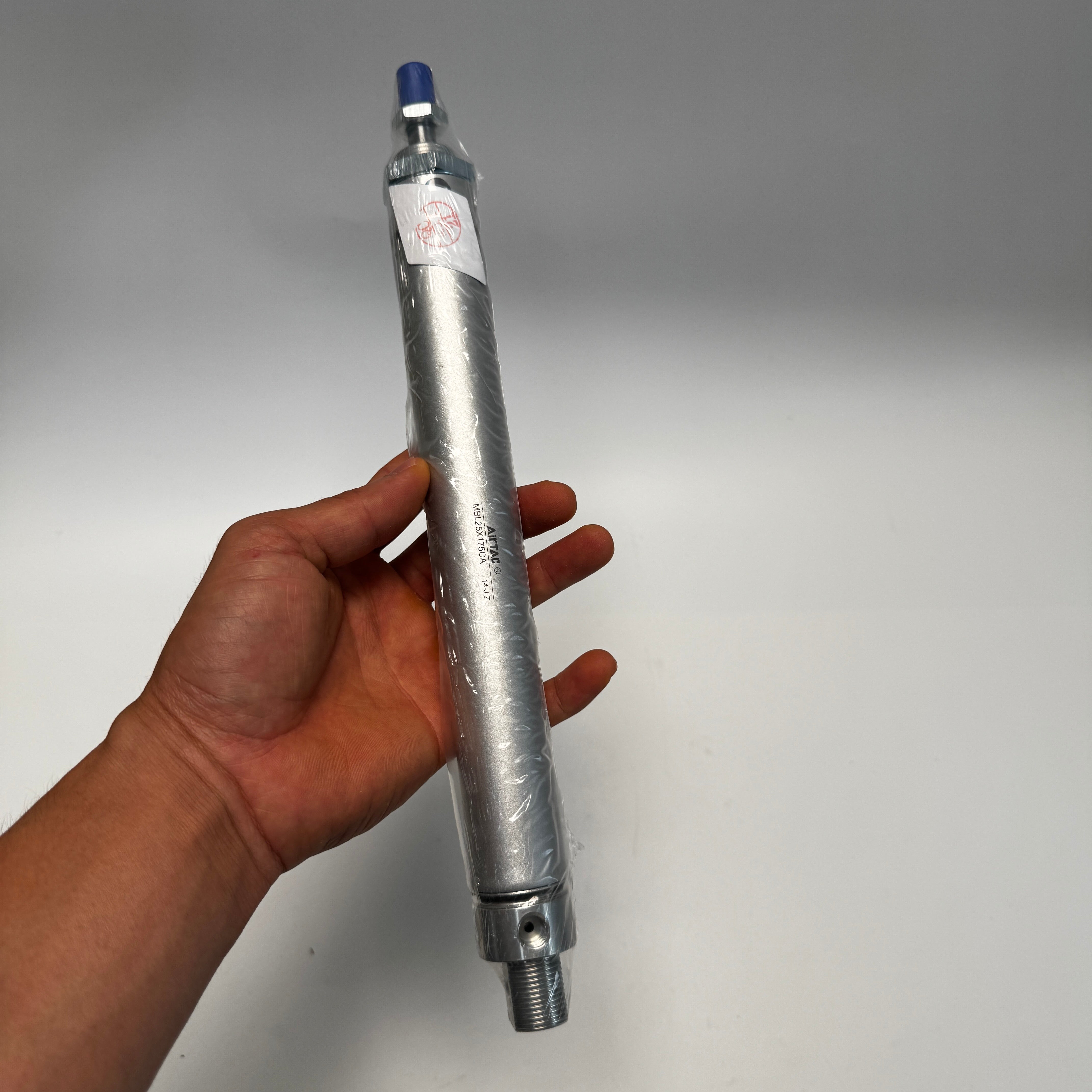 Круглый пневмоцилиндр AirTAC MBL25X175CA