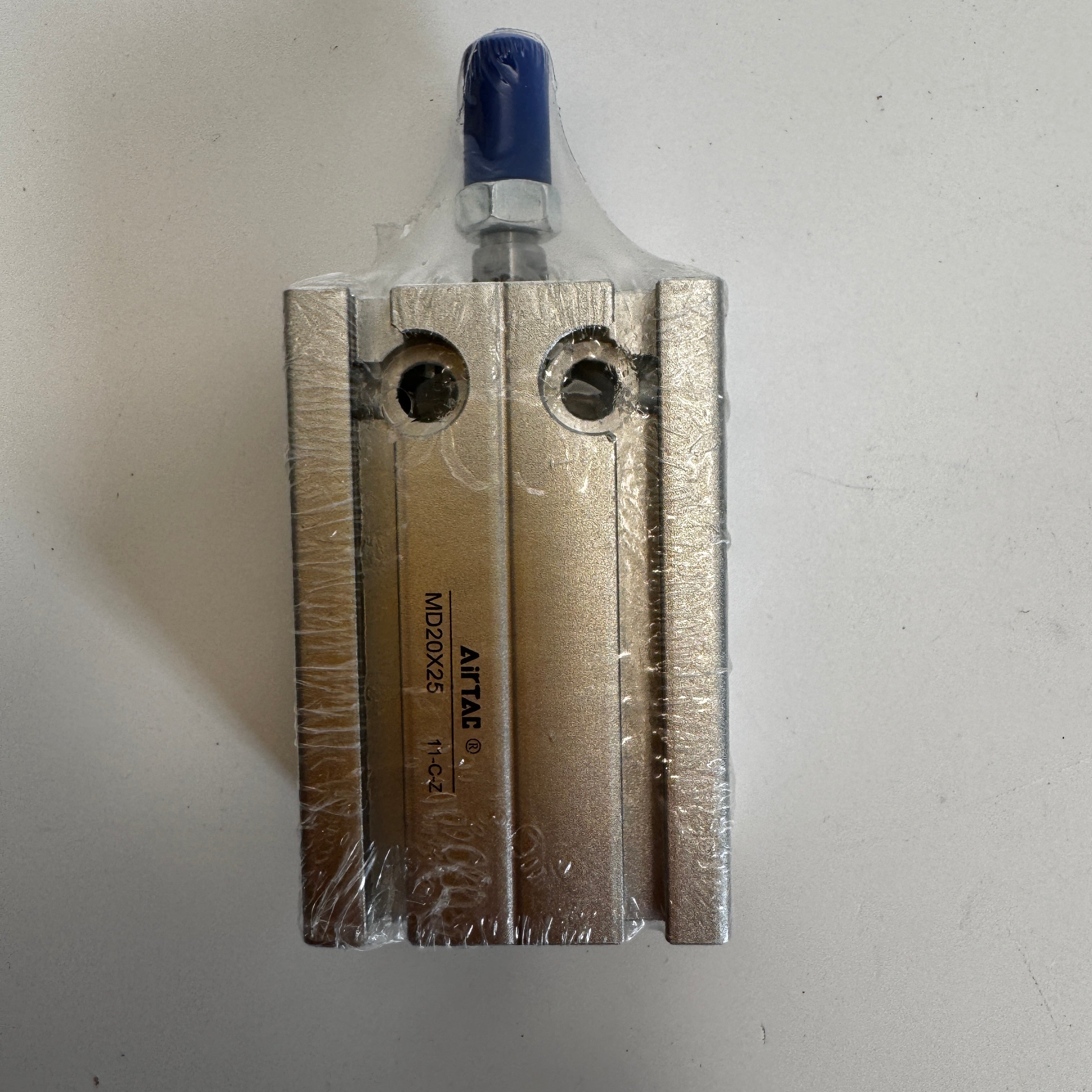Компактный пневмоцилиндр AirTAC MD20X25