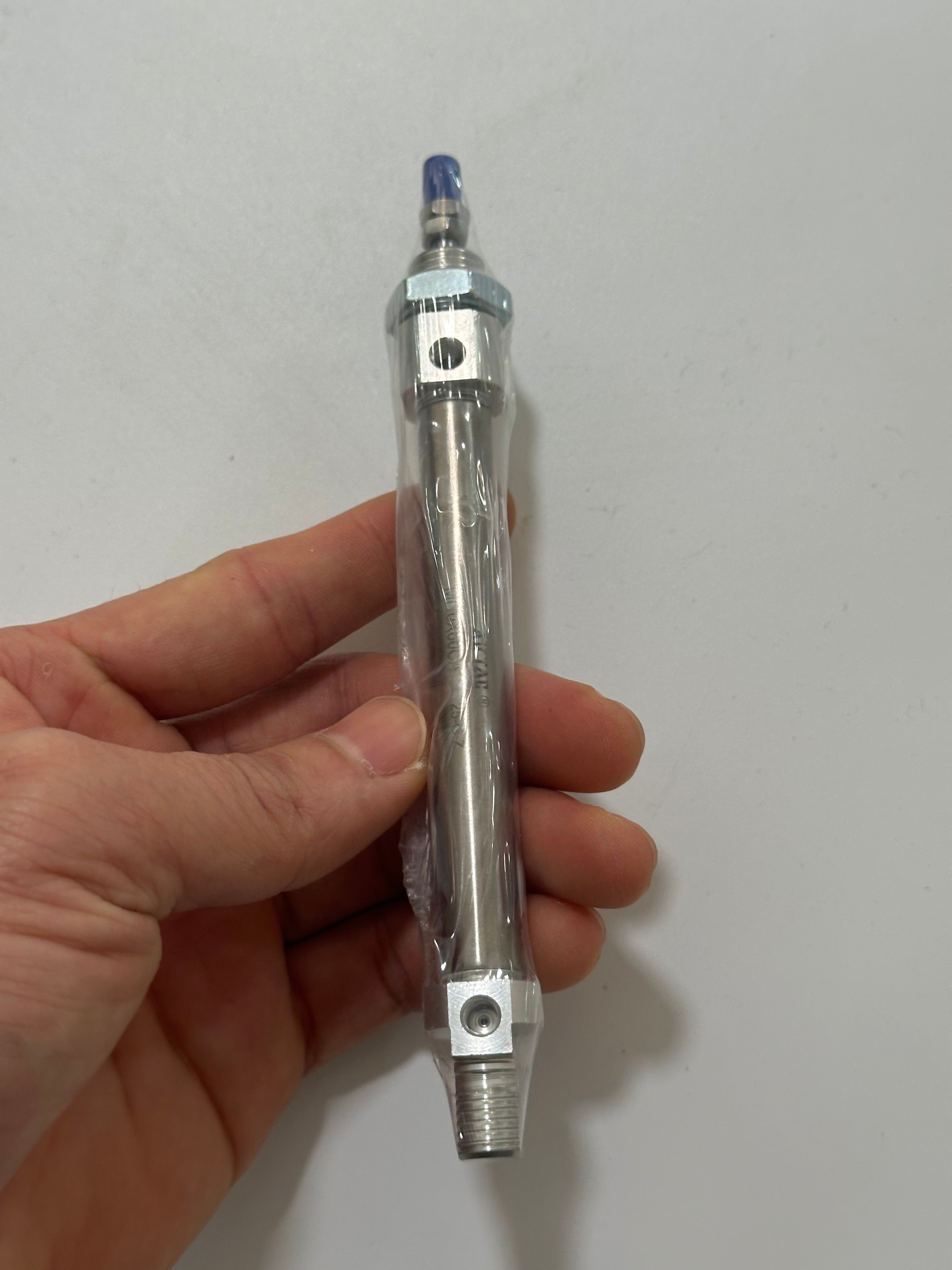 Круглый пневмоцилиндр AirTAC MI10X60CA