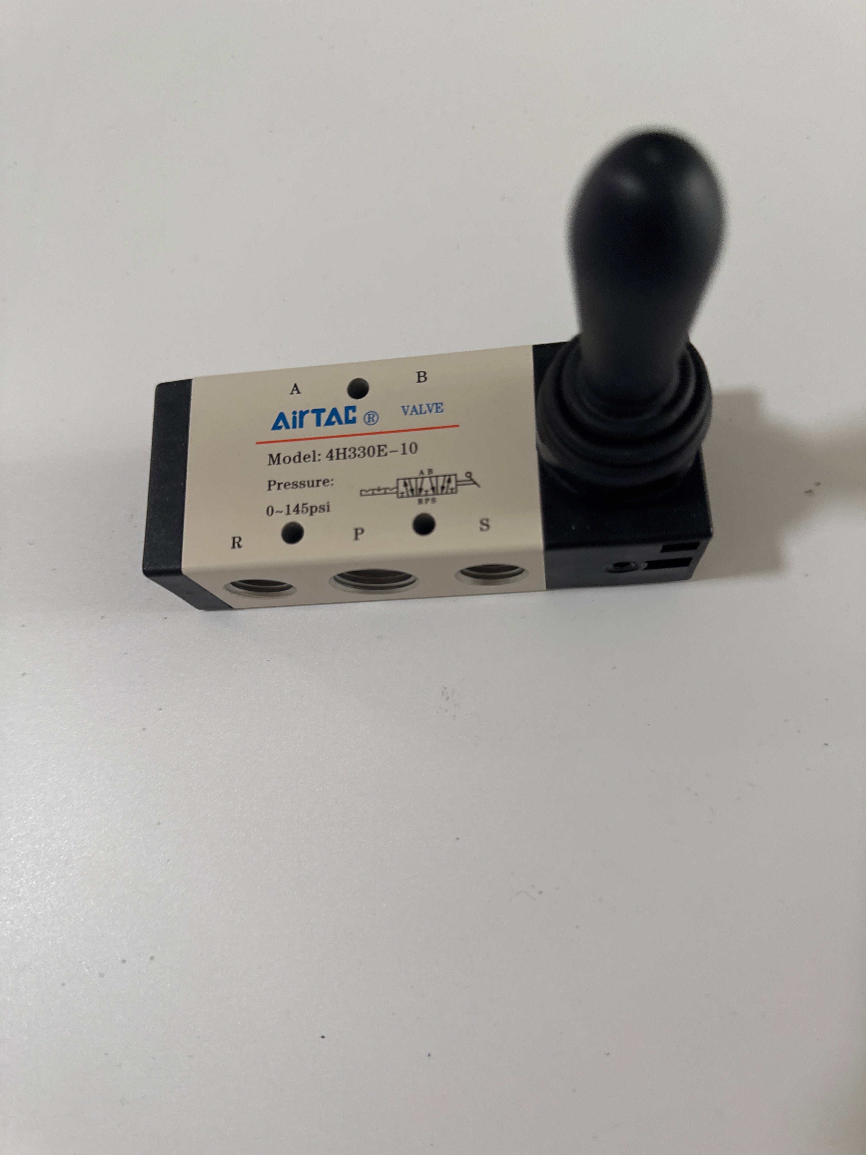 Пневмораспределитель ручной AirTAC 4H330E-10