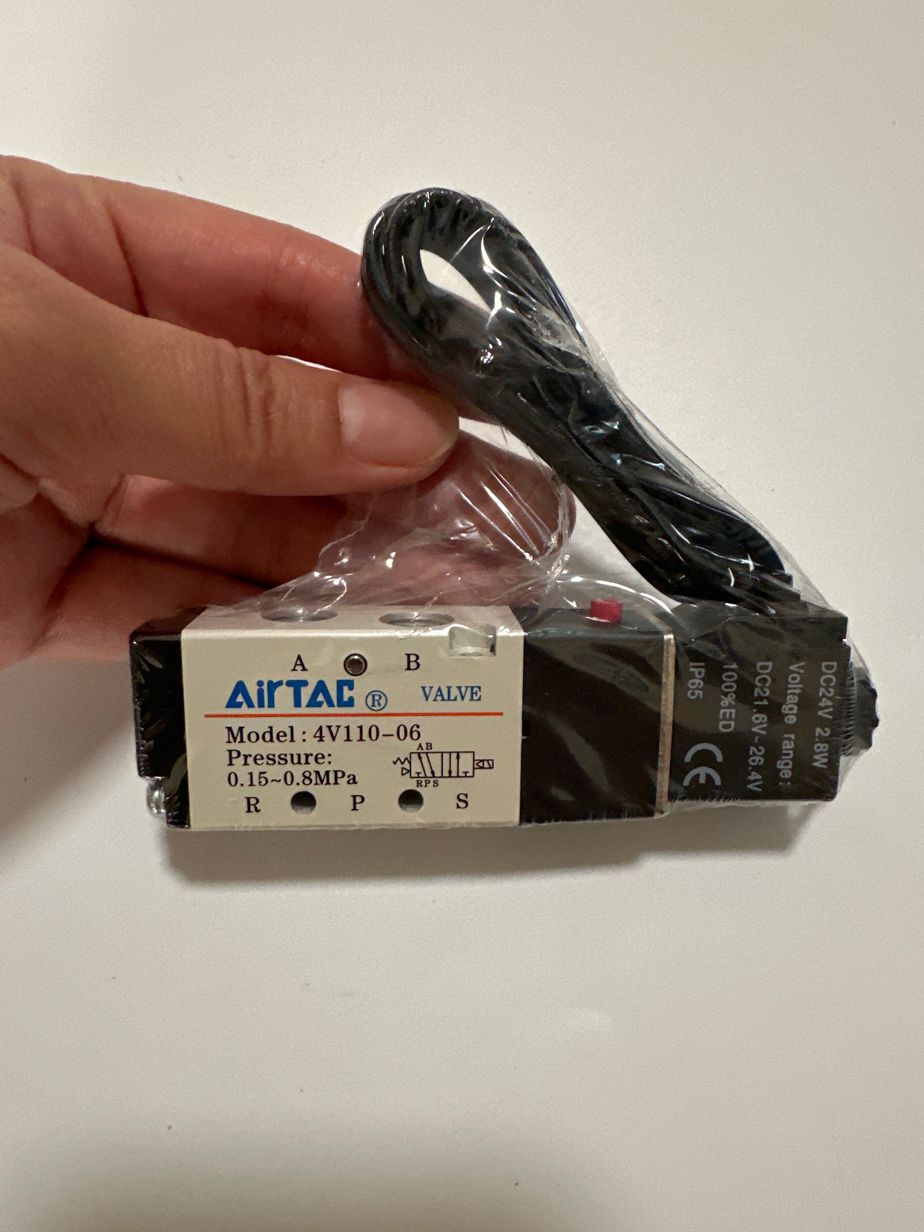 Электромагнитный клапан AirTAC 4V110-06